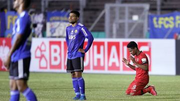 Leverkusen&#039;s Brazilian defender Wendell (R) celebrates after the German Cup (DFB Pokal) semi-final football match 1 FC Saarbruecken v Bayer 04 Leverkusen in Volklingen, southern Germany on June 9, 2020. (Photo by Ronald WITTEK / POOL / AFP) / DFB REG