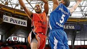 Douglas, estrella del Pamesa.