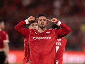 Loyola protagoniza el mercado en Argentina: Riquelme lo llamó para que juegue en Boca y esto pasó