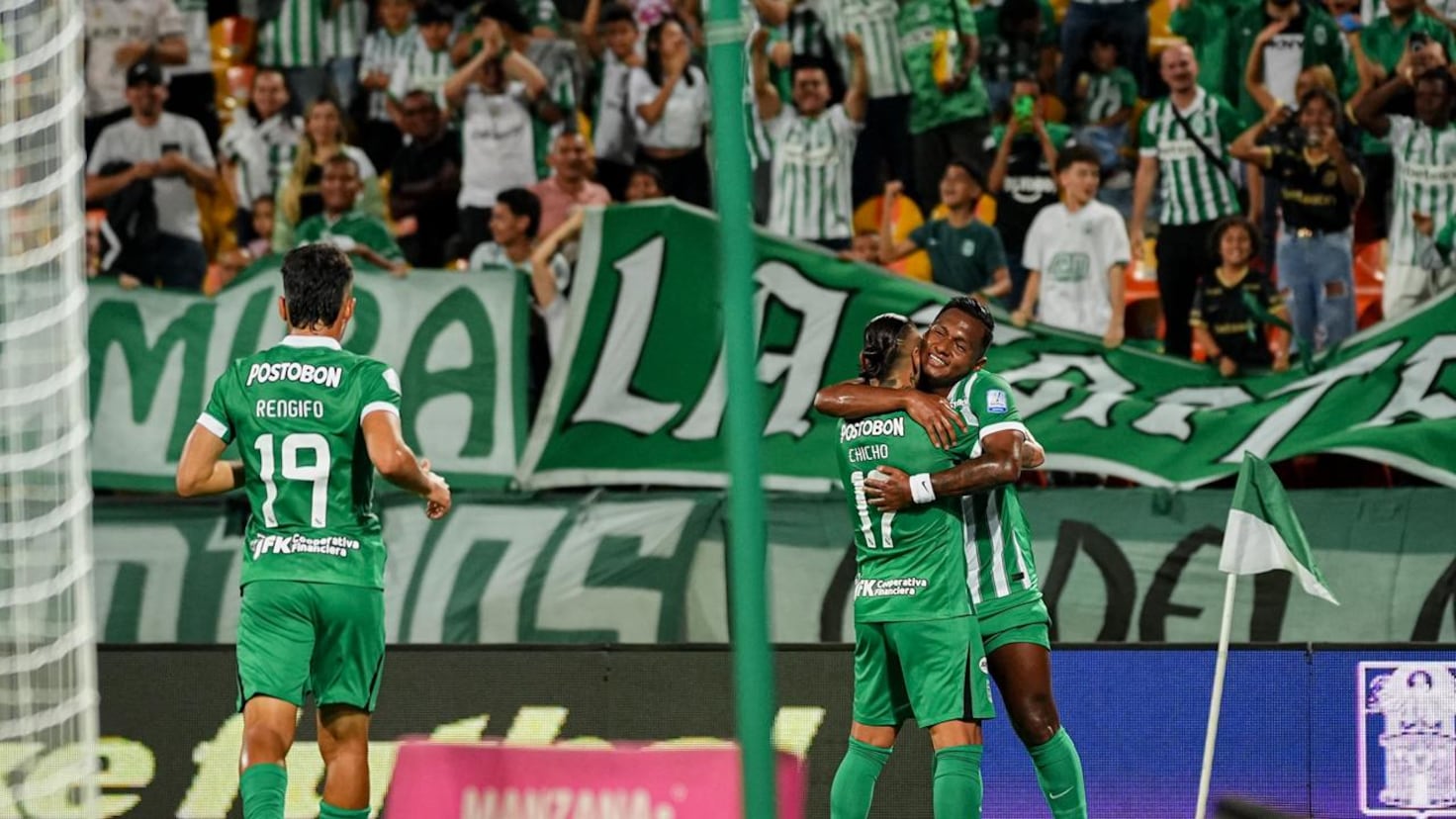 Aficionados de Atlético Nacional celebrando un gol.