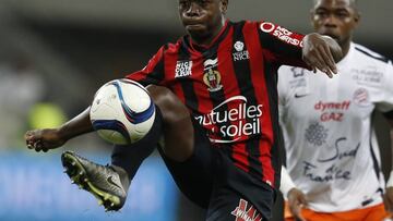 The English Football surprise champions Leicester City have signed midfielder Nampalys Mendy from OGC Nice . The 24-year -old former France Under-21 international has signed on a four -year contract. / AFP PHOTO / VALERY HACHE