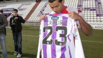 La FIFA niega el pase de Ferreira al Valladolid