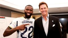 The ex NFL player watched Madrid beat Barça from a suite in the Bernabéu and went to the locker room at the end to sign shirts and celebrate with the team.