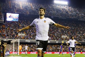 Jugó con el Valencia las temporadas 2014/15 y 15/16