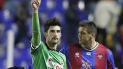 Álvaro llegó anoche y hoy pasará reconocimiento