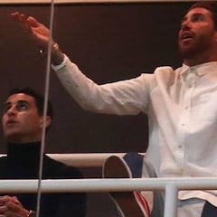 ...Y mientras, Ramos grababa un documental en su palco vip