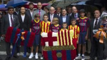 Diada: Piqué y 'Tata' Martino encabezan la ofrenda culé