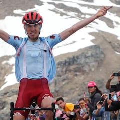 El ciclista ruso Ilnur Zakarin anuncia su retirada