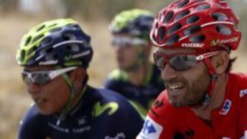 El ciclista español Alejandro Valverde (a la derecha de la imagen) junto a Nairo Quintana en la octava etapa de la Vuelta Ciclista España.