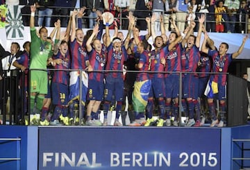 Barcelona celebrate their last UCL success in 2015.