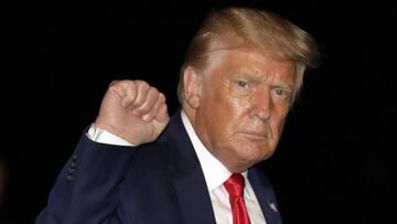 Washington (Usa), 01/08/2020.- United States President Donald Trump gestures on the South Lawn on his arrival at the White House in Washington, DC, USA, 31 July 2020. Trump was returning from a visit to Tampa, Florida. (Estados Unidos) EFE/EPA/Yuri Gripas