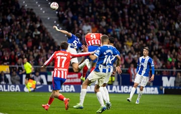 Jugada del segundo penalti del encuentro por mano de Abqar tras el remate de Sorloth de cabeza. 




