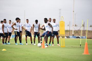 La Selección Colombia entrena de cara al partido frente a Venezuela este martes por las Eliminatorias a Qatar 2022.