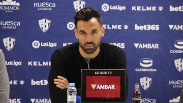 Enric Gallego, durante su presentación con el Huesca.