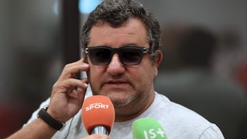 Los clubes, contra Raiola