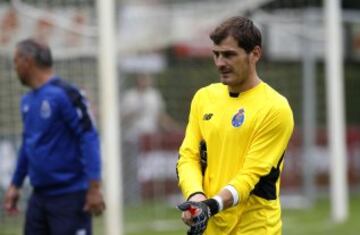 Primer entrenamiento de Iker Casillas con su nuevo equipo, el Oporto.