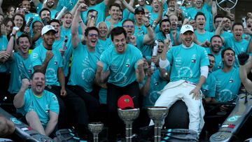 Mercedes celebrando su sexto Mundial de Constructores consecutivo.