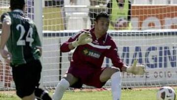 <b>ATENTO. </b>Keylor Navas se dispone a detener un bal¨®n en un partido.