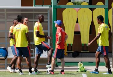 Tras la victoria ante Senegal y la clasificación a octavos de final del Mundial, Colombia vuelve a su campamento y prepara el próximo partido, contra Inglaterra el martes en Moscú.