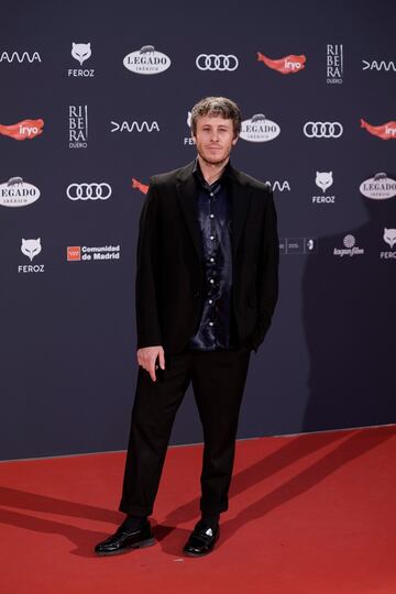 El director de cine Luc Knowles posa en la alfombra roja de la XI edición de los Premios Feroz.