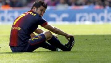 El delantero del barcelona David Villa ha recibido el alta hospitalaria tras su recaída por un cólico nefrítico.