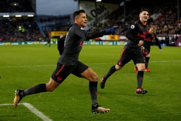 Alexis Sánchez on target against Burnley