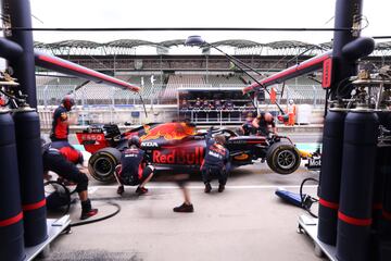 Mec¨¢nicos de la escuder¨ªa Red Bull Racing.