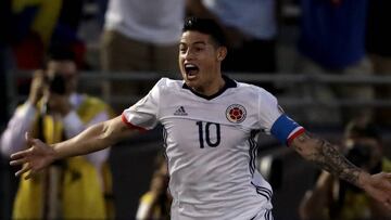 PASADENA, CA - JUNE 07: James Rodriguez #10 of Colombia reacts to scoring a goal during the first half of a 2016 Copa America Centenario Group A match between Columbia and Paraguay at Rose Bowl on June 7, 2016 in Pasadena, California. Sean M. Haffey/Getty Images/AFP  == FOR NEWSPAPERS, INTERNET, TELCOS & TELEVISION USE ONLY ==