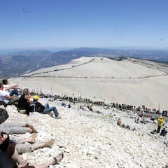 El Mont Ventoux se recorta seis kilómetros por culpa del viento