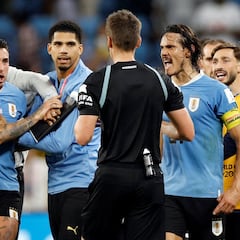 El Valencia y Atlético, pendientes dos meses de la sanción a Cavani y Giménez