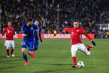 Bayern extend Ribéry's contract to 2018