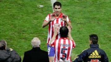 <b>OCASIÓN. </b>Sin Tiago, Raúl García jugará en el medio campo.