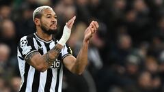 Newcastle United's Brazilian striker #07 Joelinton celebrates after scoring his team first goal during the UEFA Champions League Group F football match between Newcastle United and AC Milan at St James' Park in Newcastle-upon-Tyne, north east England on December 13, 2023. (Photo by Paul ELLIS / AFP)