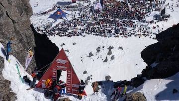 Vista desde la salida del Xtreme Verbier hasta la llegada, con miles de aficionados.