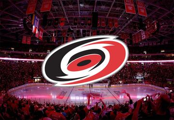 Los Carolina Hurricanes (en español: Huracanes de Carolina) es un equipo profesional de hockey sobre hielo de Estados Unidos situado en Raleigh (Carolina del Norte). Fue fundado en 1997 tras el traslado de la anterior franquicia, los Hartford Whalers. Poseen una Stanley Cup correspondiente a la temporada 2005-06.