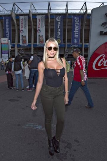 Mira el Color del Clásico Nacional celebrado en el Estadio Azteca en una nueva batalla entre el América y las Chivas.