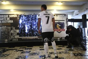 Así es la nueva camiseta de Colo Colo: ¡la presentó Paredes!