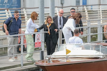 Gayle King llega al aeropuerto Marco Polo de Venecia antes de la boda de Jeff Bezos y Lauren S¨¢nchez.