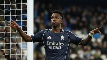 Soccer Football - UEFA Champions League - Round 16 - Second Leg - Manchester City v Real Madrid - Etihad Stadium, Manchester, Britain - March 17, 2026 Real Madrid's Vinicius Junior celebrates scoring their second goal before it is disallowed after a VAR review REUTERS/Phil Noble