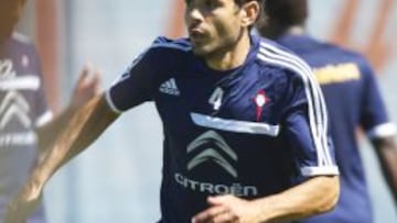 Borja Oubi&ntilde;a durante un entrenamiento con el Celta.