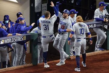 Con esto, Los Angeles Dodgers se colocan a una victoria para conquistar la Serie Mundial, algo que se les ha negado desde 1988 cuando la alzaron por última vez.