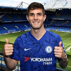 Christian Pulisic officially unveiled as Chelsea player