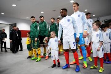 Bradley Lowery in the tunnel with Jermain Defoe