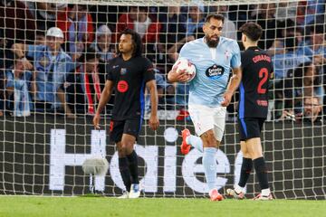 2-1. Fallo estrepitoso de Jules Kound que se duerme con el baln en su rea, Alfonso Gonzlez presiona, recupera y recorta distancias en el minuto 83.