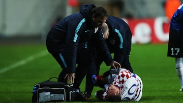 TALLINN, ESTONIA - MARCH 28:  Marko Pjaca of Croatia lays on the field injured during international friendly between Estonia and Croatia at A. le Coq Arena on March 28, 2017 in Tallinn, Estonia.  (Photo by Joosep Martinson/Getty Images)