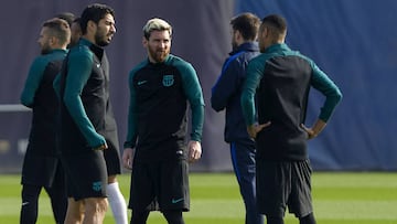 Messi, Luis Su&aacute;rez y Neymar, durante el entrenamiento del Barcelona.
 
 