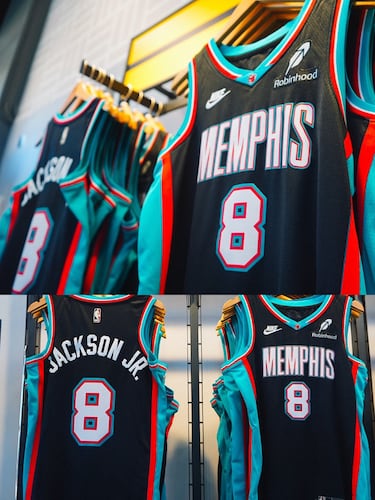 La equipación Classic Edition de los Memphis Grizzlies para la temporada 2025/26  celebra el 25º aniversario del equipo en la ciudad de Memphis con un regreso a sus raíces. Este uniforme no solo revive una estética audaz y vibrante, sino que también honra el inicio de una nueva era para la franquicia en Tennessee.