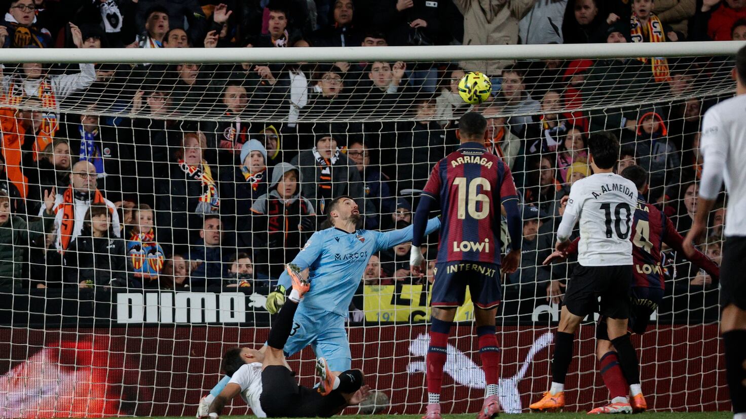 Resumen y goles del Valencia vs Levante, jornada 13 de LaLiga EA Sports 25-26