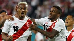 Gareca llama a Farfán y Carrillo