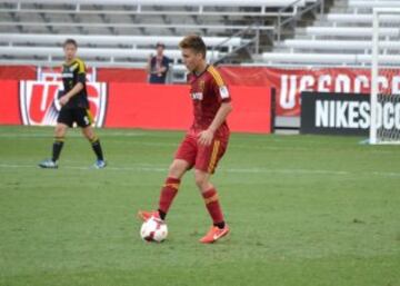 Mediocampista con 18 años de edad. Fue integrado al plantel profesional del Real Salt Lake, en Estados Unidos.